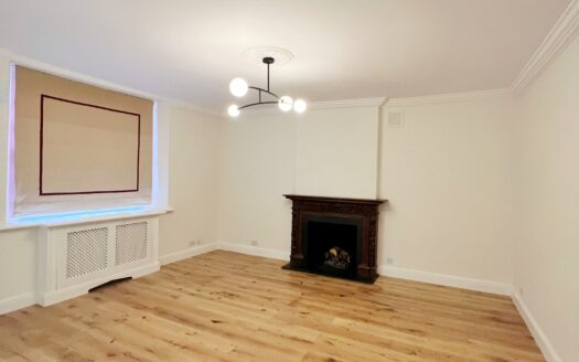 2 bed flat to rent in Eccleston Square